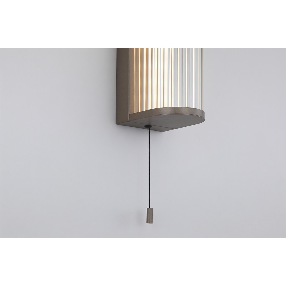 Moderne Wandlampe Rue Gold mit geripptem Glas Searchlight 5,05342E+12