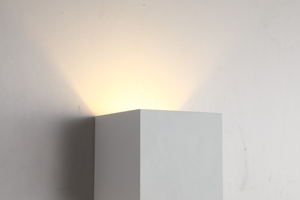 Aufputz-Spot Newton Up & Down Weiß Searchlight 5053423285221