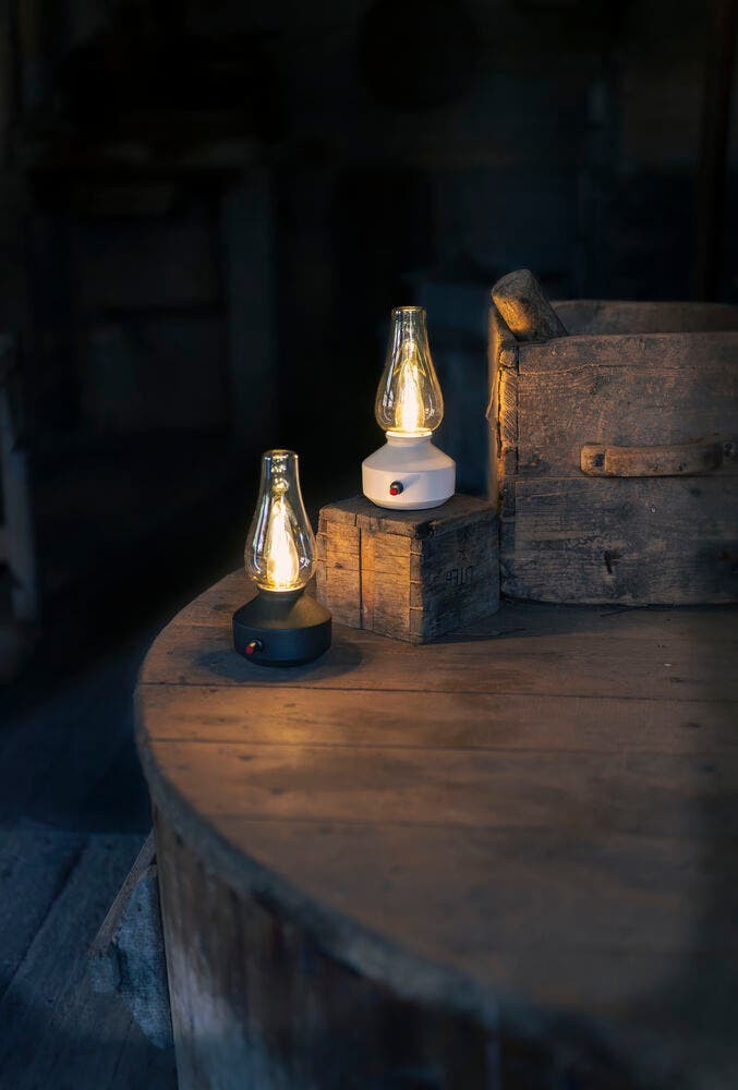 Nostalgische Tischlampe Tabbie Weiße wiederaufladbare Weiße KonstSmide 7318300030324
