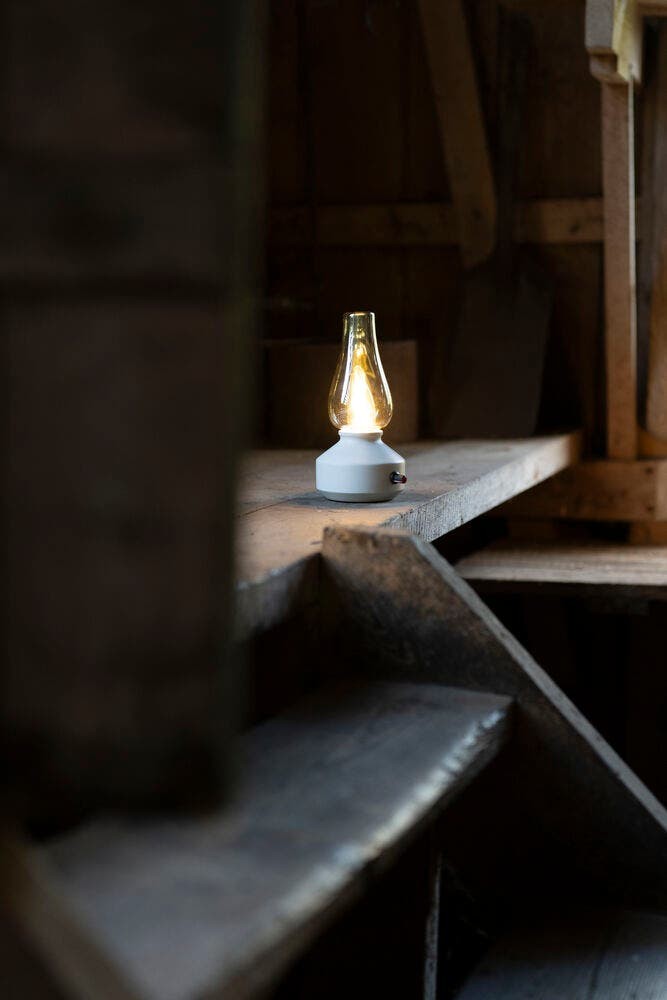 Nostalgische Tischlampe Tabbie Weiße wiederaufladbare Weiße KonstSmide 7318300030324
