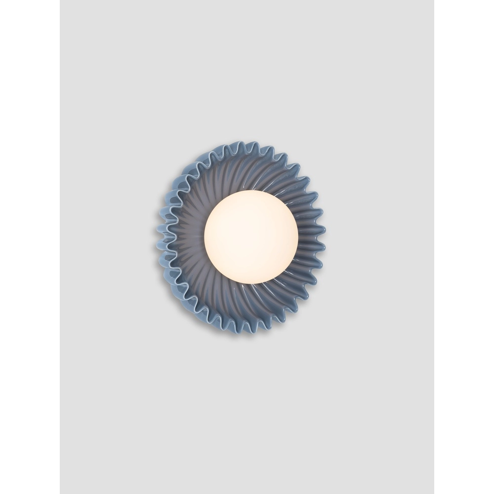 Wandleuchte Petel Blau mit weißem Glas Lyora 5212017483966