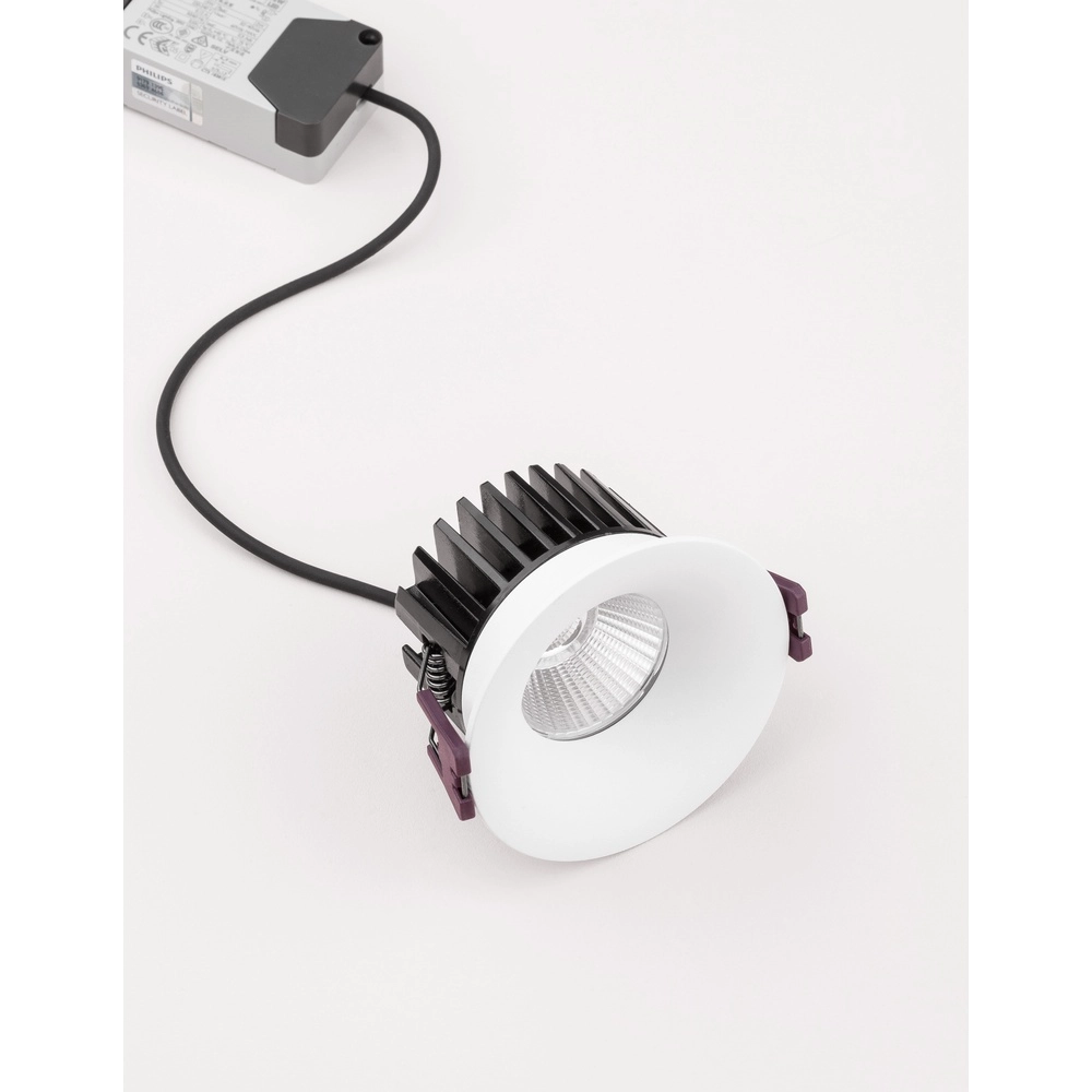 Weißer Einbaustrahler Blade Ø 8,5cm Lyora 5212017418586