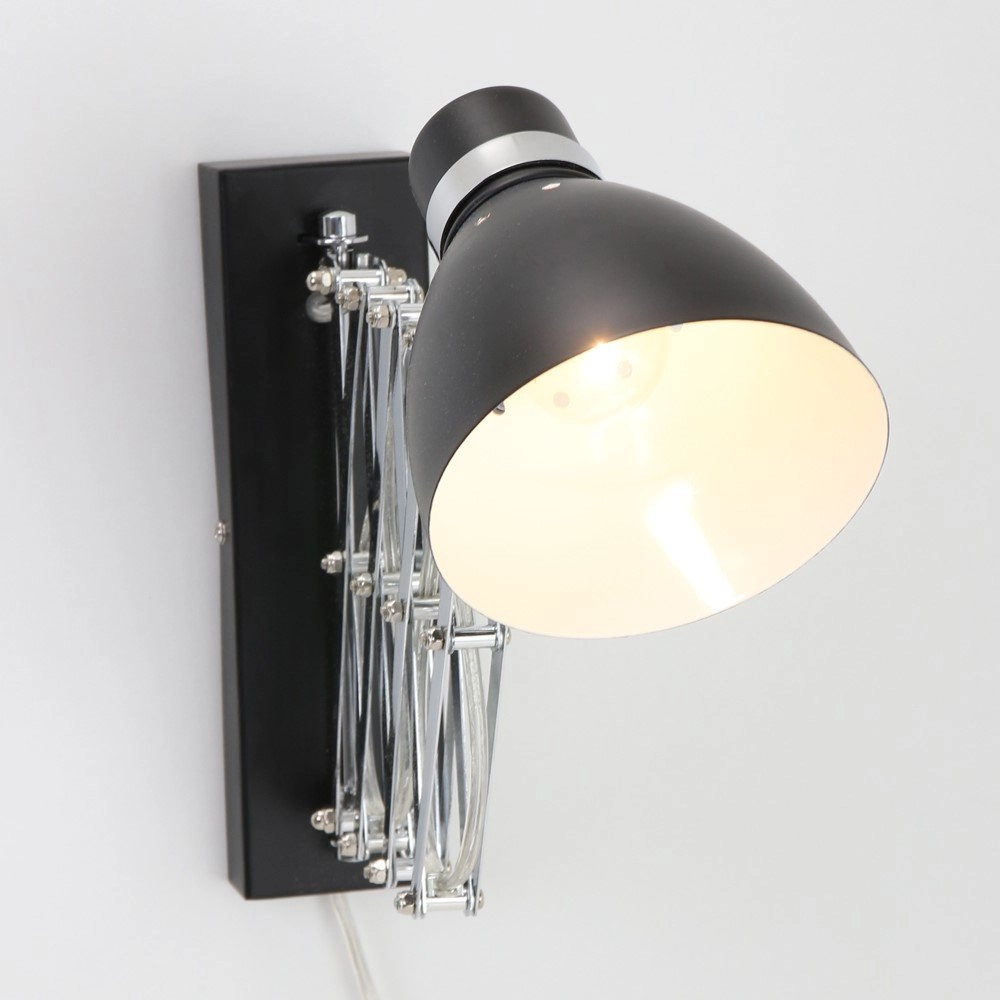 Wandleuchte Spring schwarz mit chrom