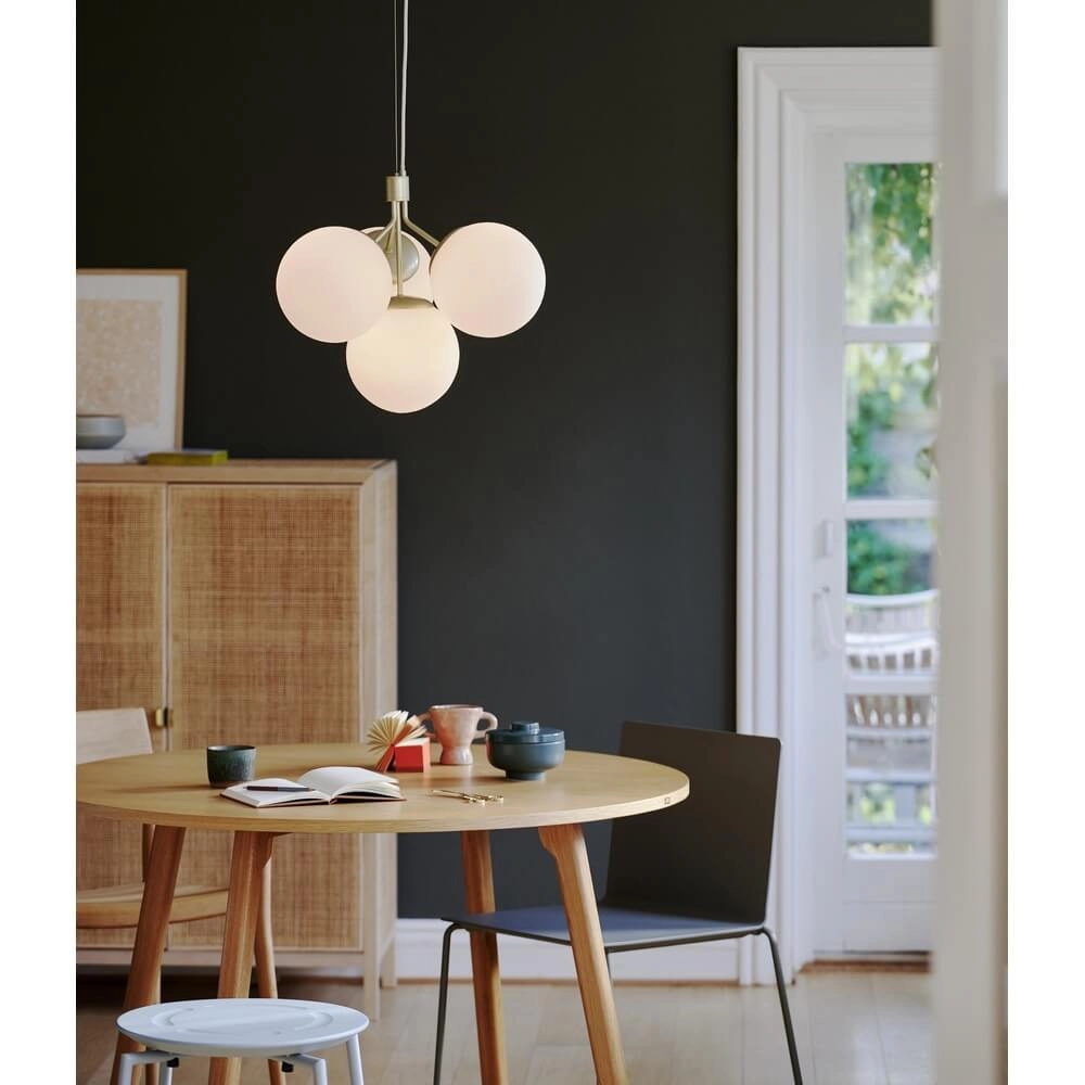 4-flammige Pendelleuchte Ivona Gold mit weißem Glas Nordlux 5704924005329