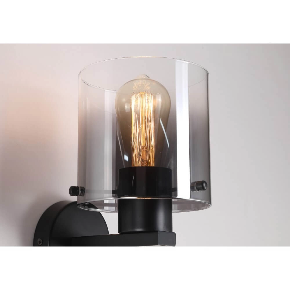 Schwarze Wandleuchte Sweden Entwurf Searchlight 5053423272016