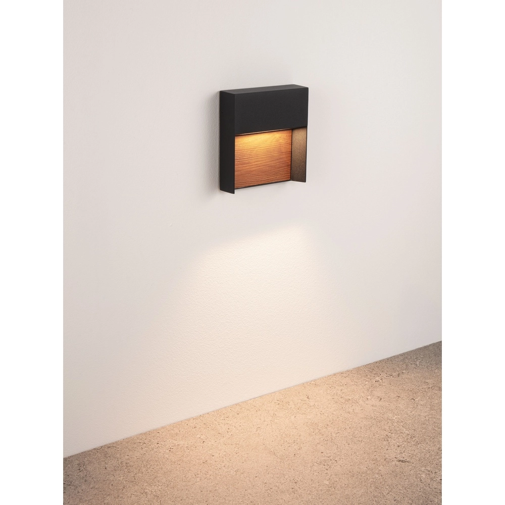 Design-Wandlampe Noray Schwarz mit Holz – 2700K