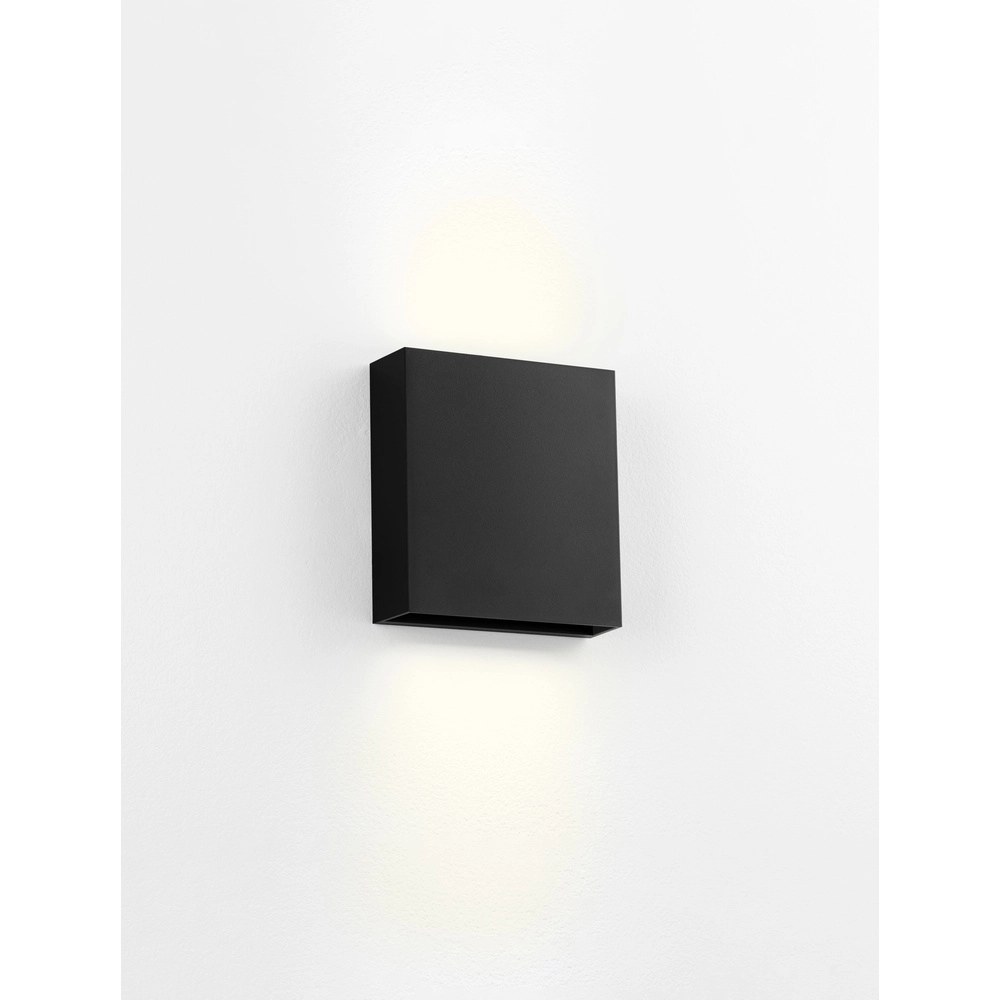 Schlanke Wandleuchte Way schwarz Lyora 5212017453754