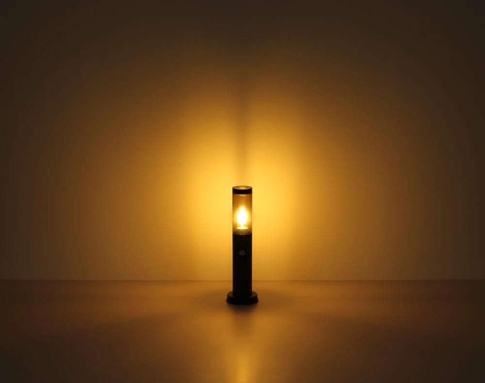 Moderne Außenlampe Boston 110cm mit Sensor Globo 9007371442737