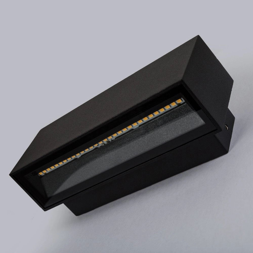 Schwarzer Wandspot Segment M KS 8714732749602