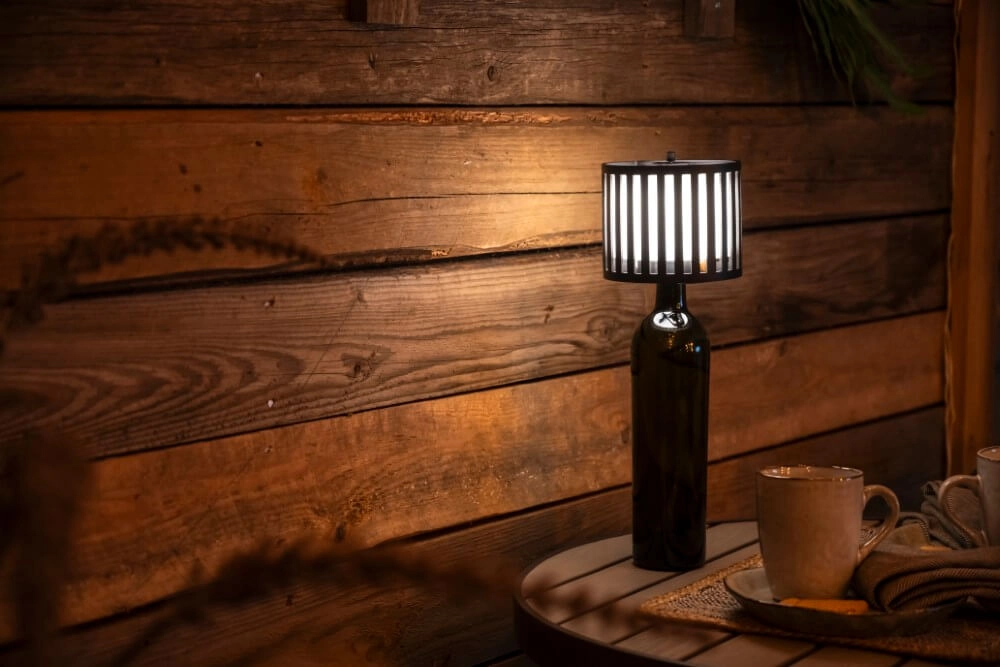 Einzigartige Tischlampe Bottle schwarz wiederaufladbar KonstSmide 7318308377520