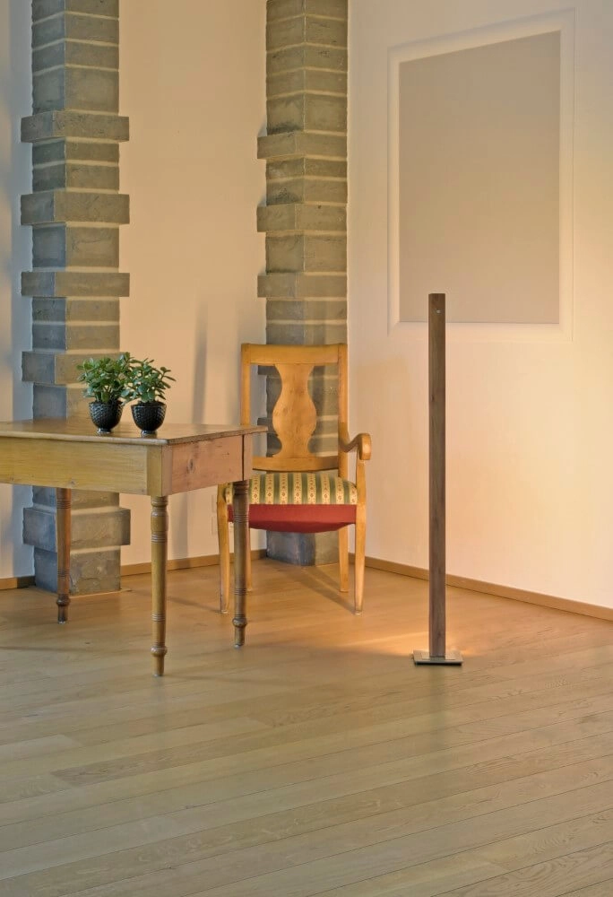 LED-Stehleuchte Leonora 122,5 cm - Walnuss geölt HerzBlut 4021273026371