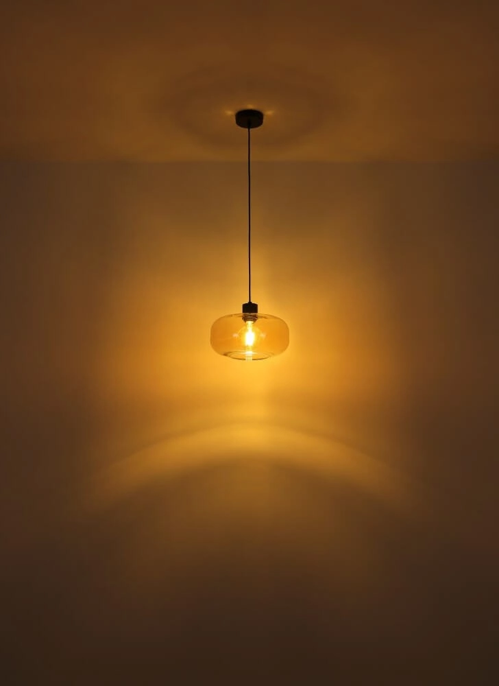 Schwarze Deckenlampe Giuseppe Bernsteinfarbenes Glas Globo 9007371435227