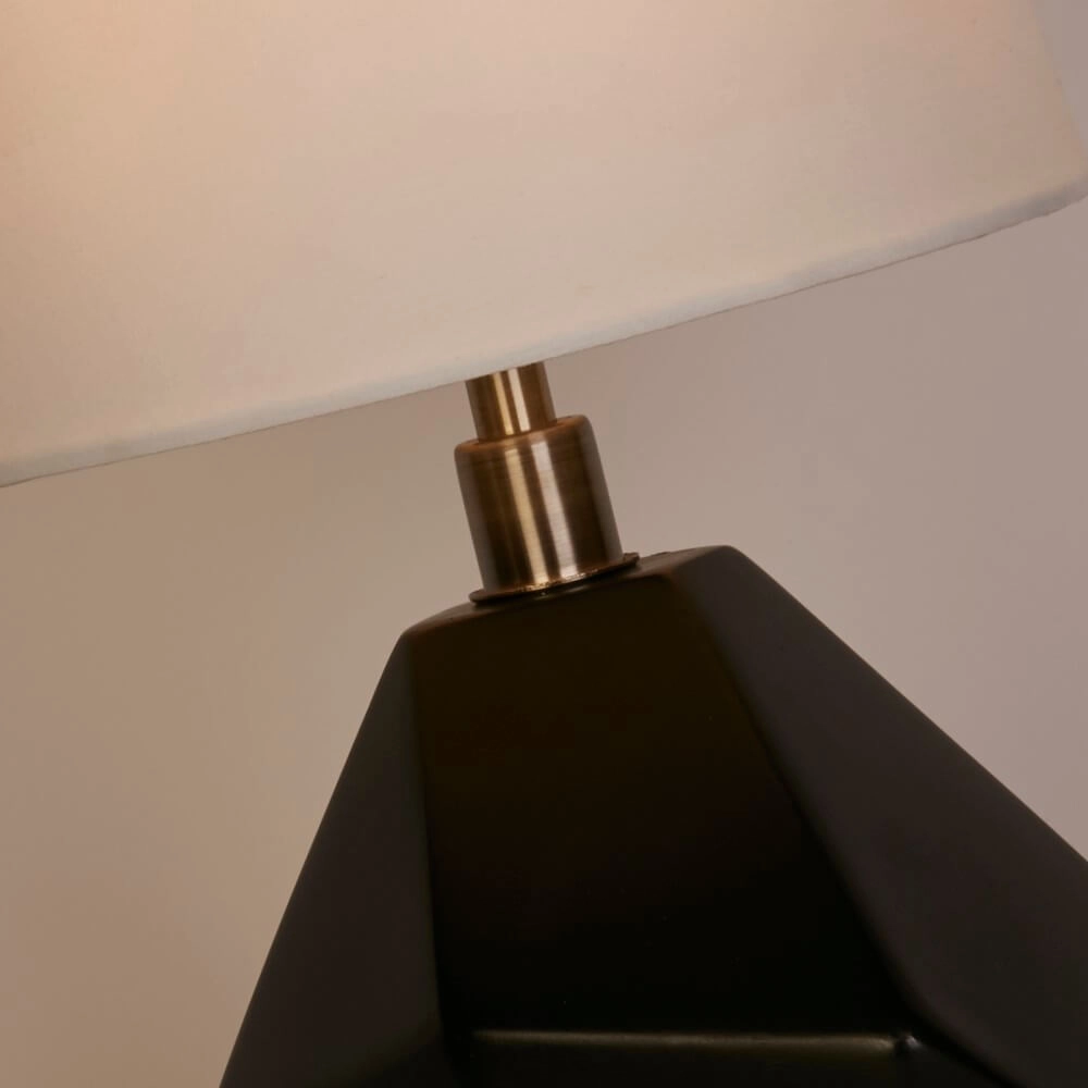Tischlampe Apex schwarz Searchlight 5053423273945