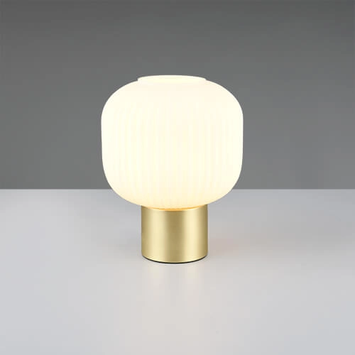 Trendige Tischlampe Diva Gold mit weißem Glas Trio 4017807614534