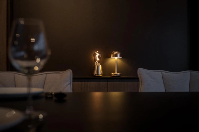 Wiederaufladbare Tischlampe One Gold Humble 7446023296212