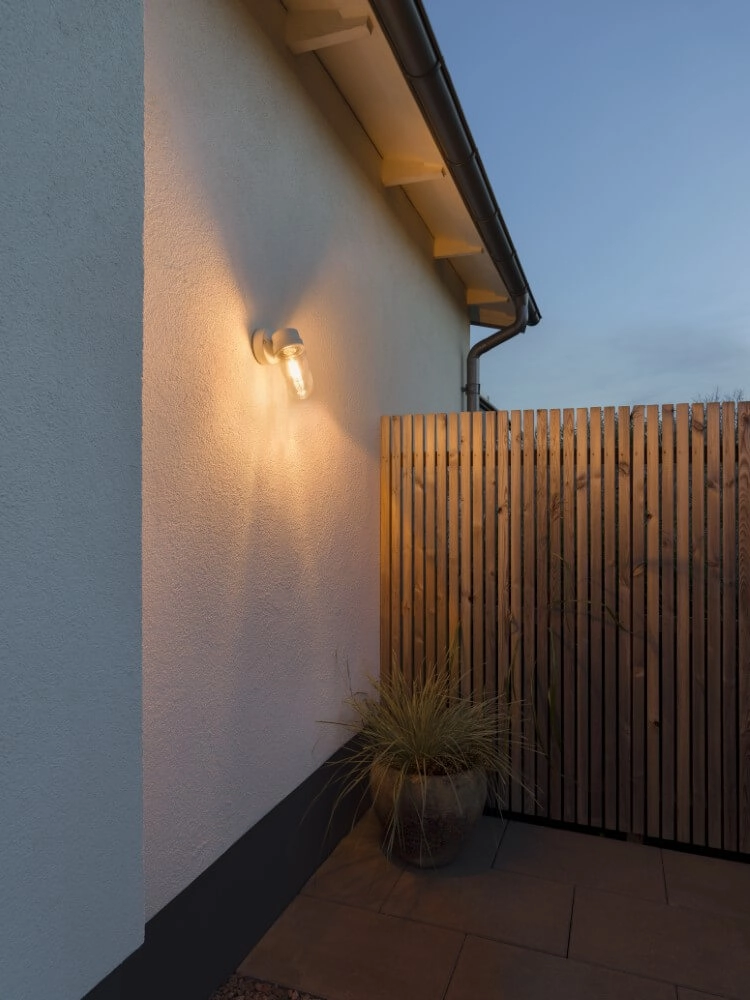 Ländliche Außenlampe Vega Weiß KonstSmide 7318304292506