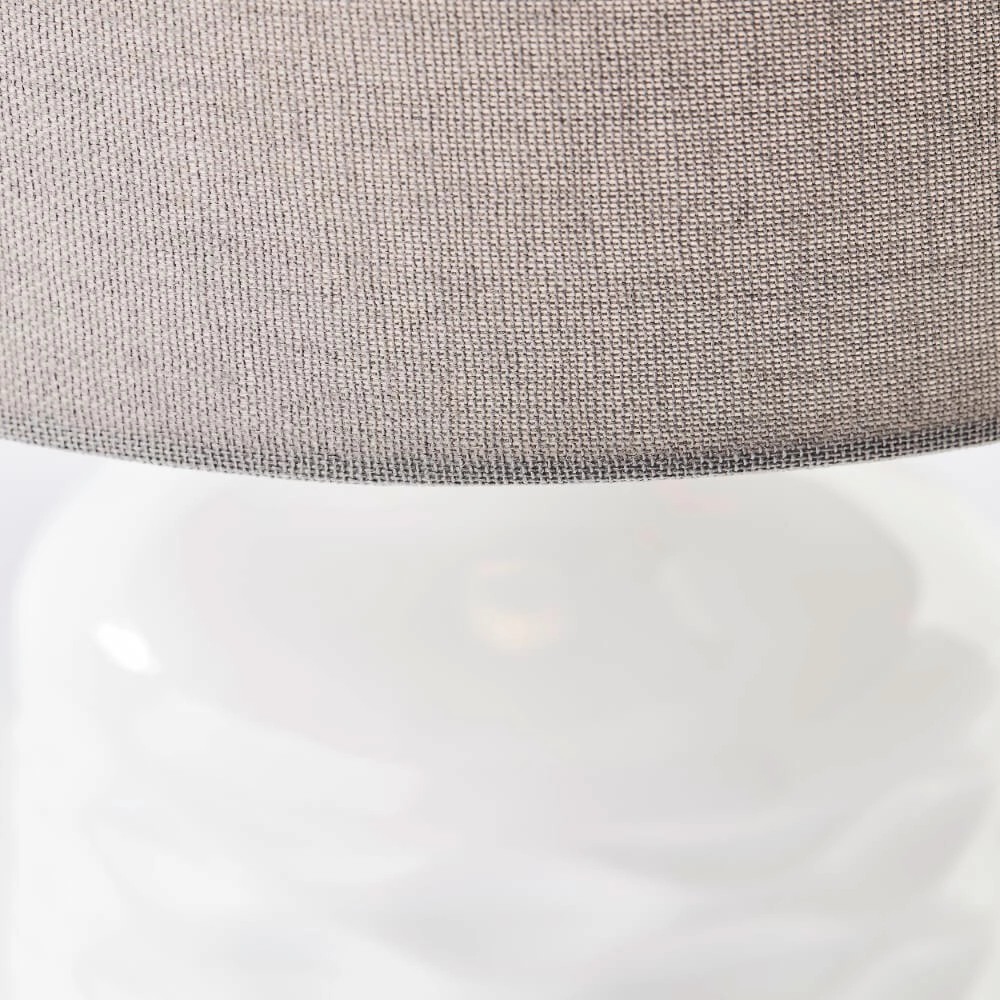 Tischlampe Ilysa weiß mit grau Brilliant 4004353412370