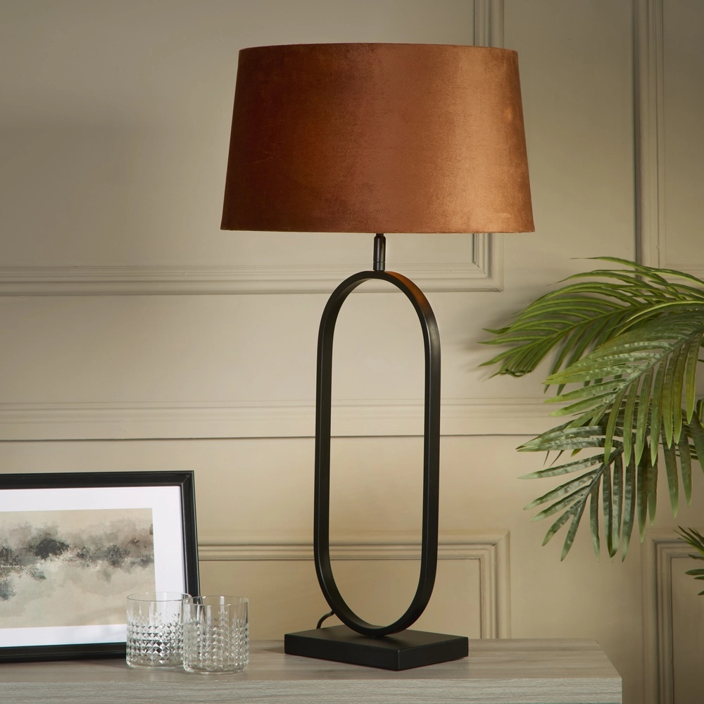 Tischlampe Modish schwarz mit orangefarbener Kapuze Searchlight 5053423306254