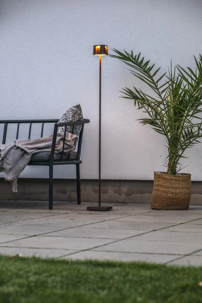 Rostbraune Stehlampe Nice für draußen KonstSmide 7318307831979