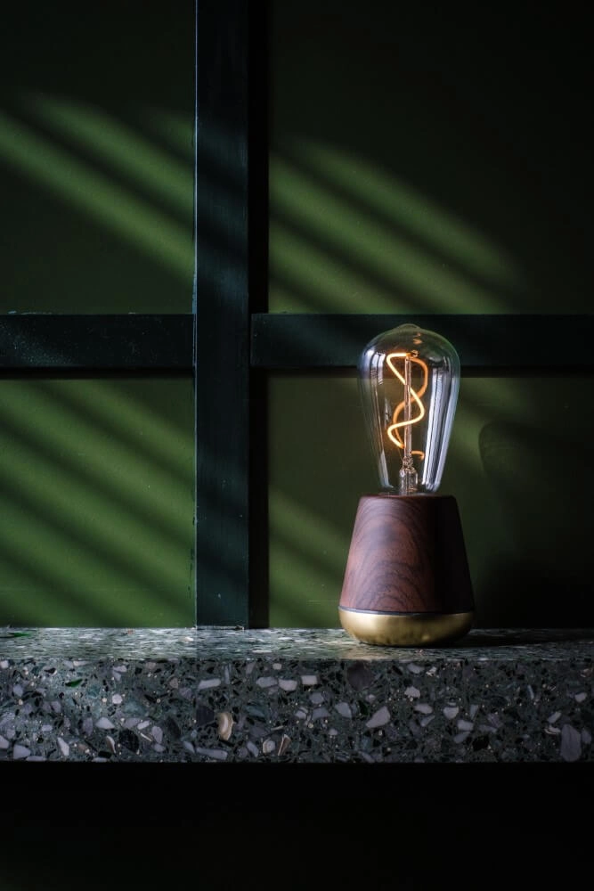 Wiederaufladbare Tischlampe One Walnut Humble 7446023294287