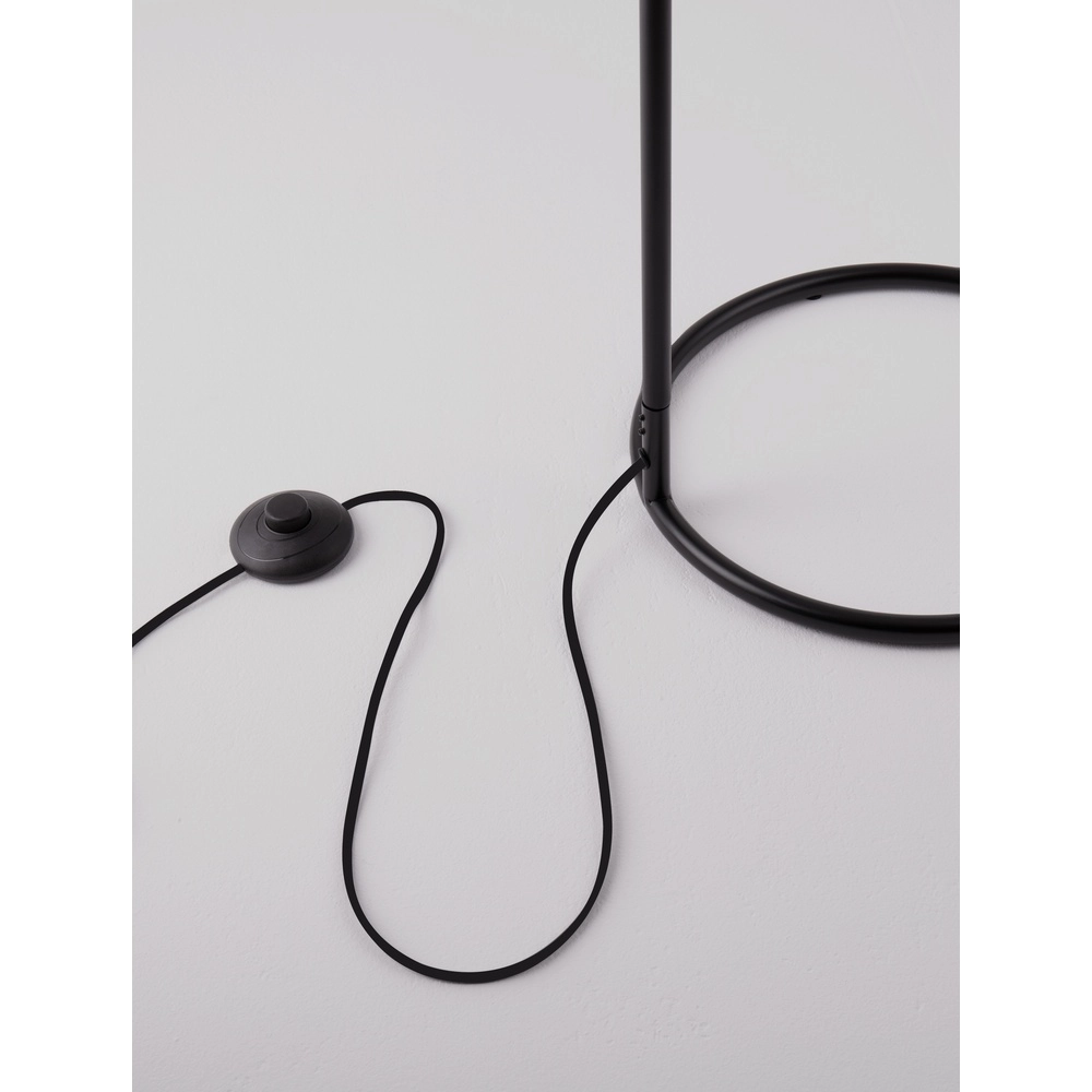 Stehlampe Intra schwarz mit Bambuskappe Lyora 5212017454836