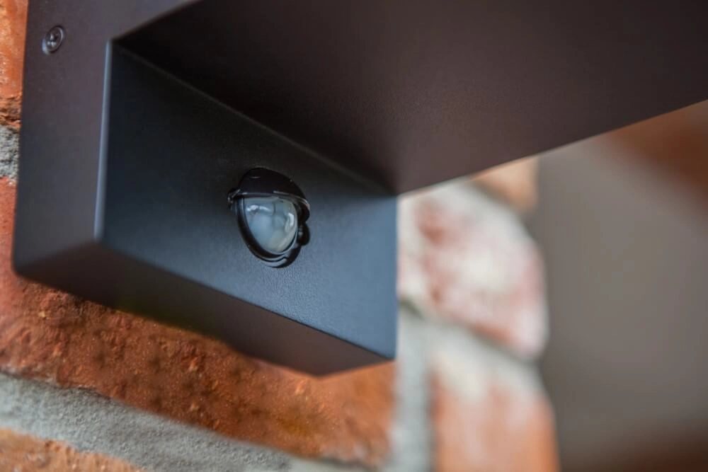 Sensor-Wandleuchte Flair Schwarz - Red Dot Award Lutec 6939412049991