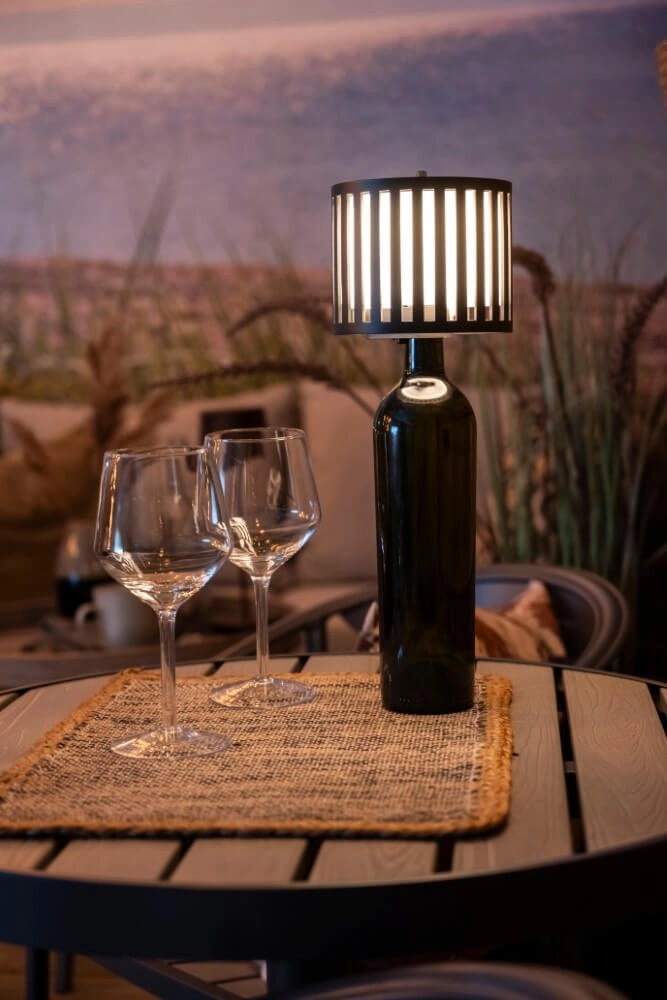 Einzigartige Tischlampe Bottle schwarz wiederaufladbar KonstSmide 7318308377520