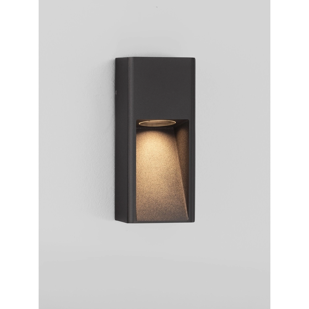 Elegante Wandlampe Mazu Schwarz Lyora 5212063504356
