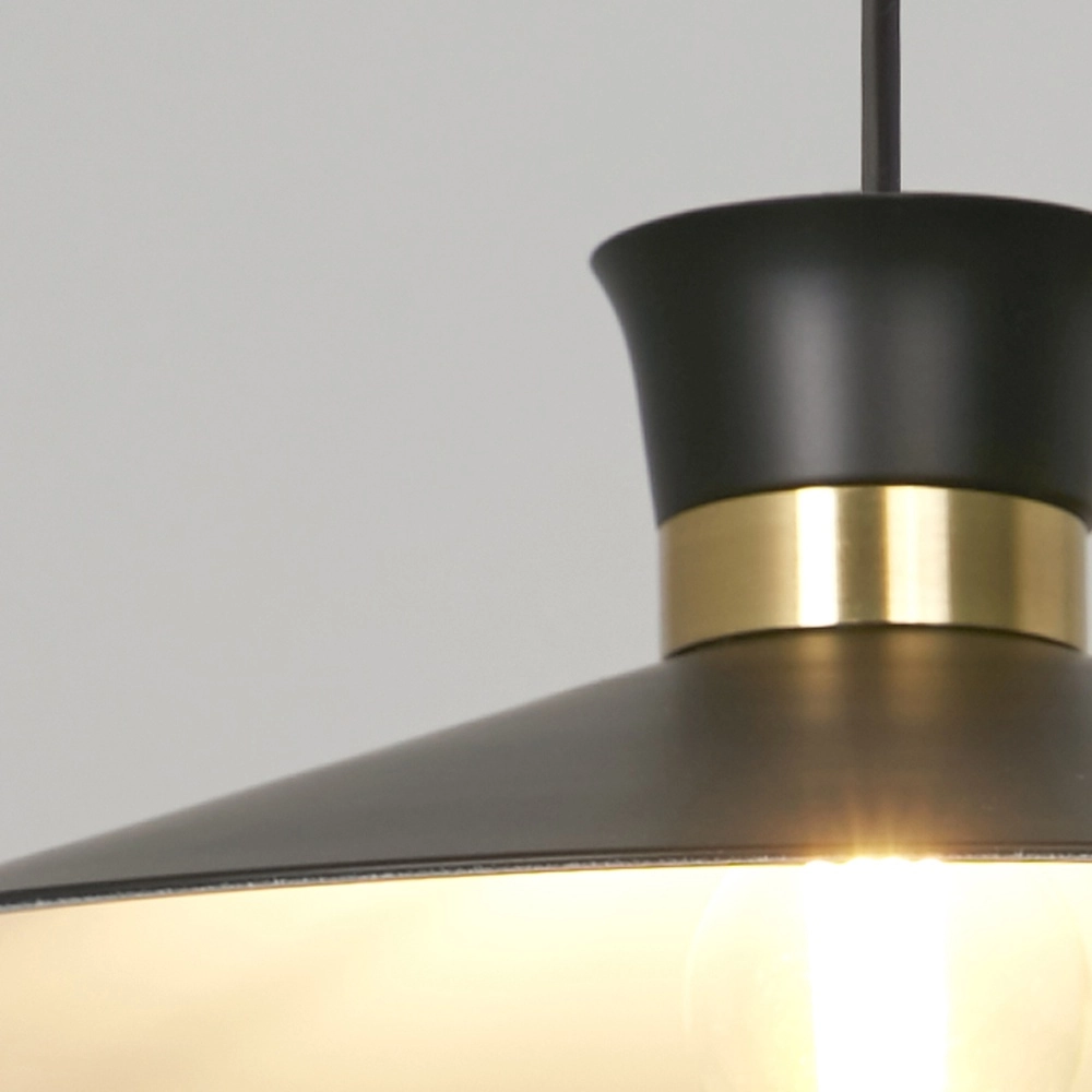 Schwarze Pendelleuchte Balham Entwurf Searchlight 5053423306865