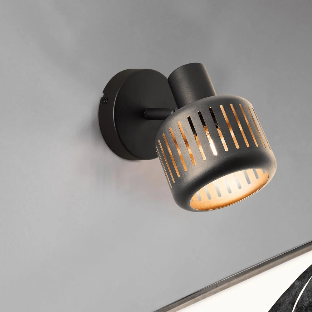 Schwarze Wandlampe Tyas schwarz mit gold Brilliant 4004353424311