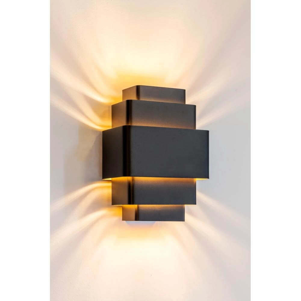 Design-Wandleuchte Layers Schwarz mit goldener Innenseite Artdelight 8720701101500