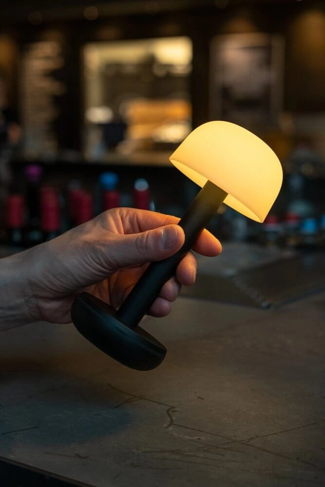 Wiederaufladbare Tischlampe Two Black Frosted Humble 7446023311366