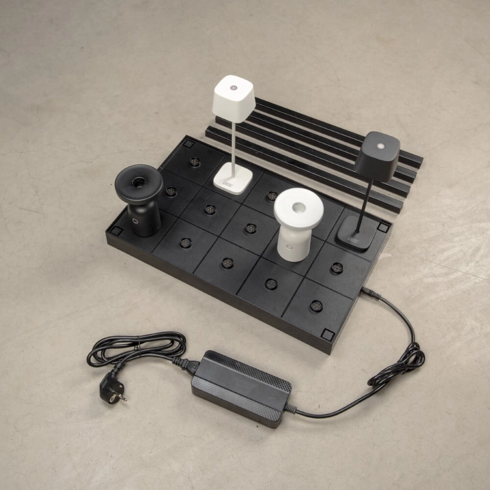 Schwarz Oplaadpaneel für 15 Tischlampen KonstSmide 7318307836752