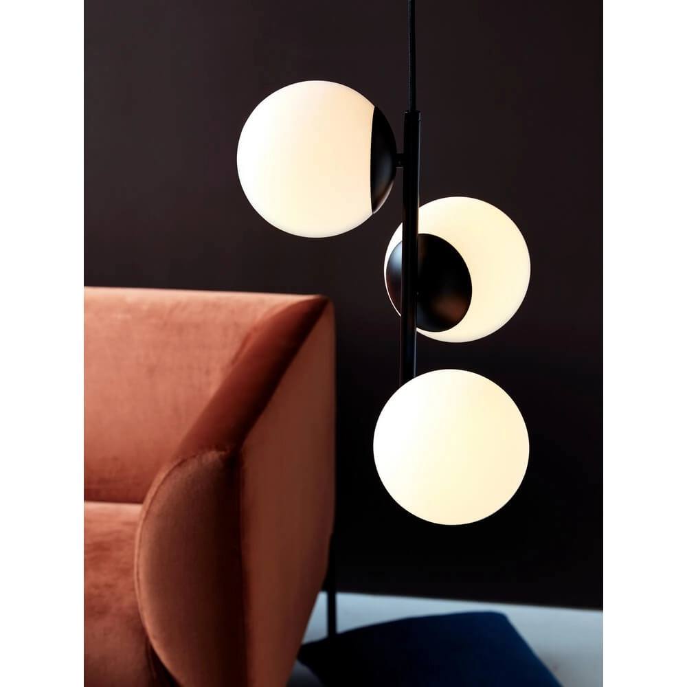 Pendelleuchte Lilly 3-flammig schwarz mit weißer Kugel Nordlux 5701581458987