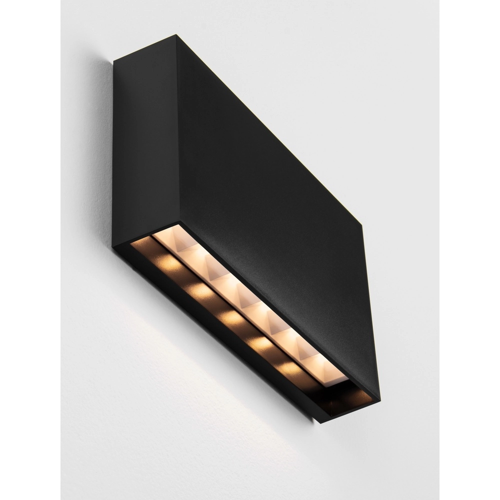 Schlanke Wandleuchte Yoko Daunen-Schwarz Lyora 5212017453747