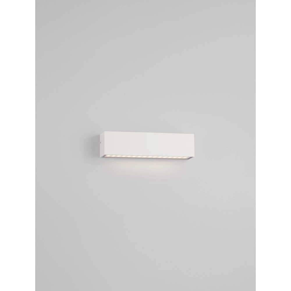 Schlanke Wandleuchte Allure weiß 22cm