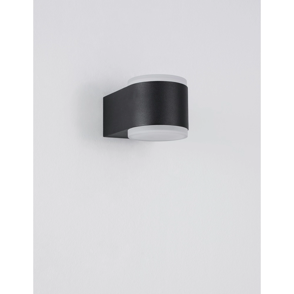Schlanke Wandleuchte Nus Schwarzes Doppelzimmer Lyora 5212017425959