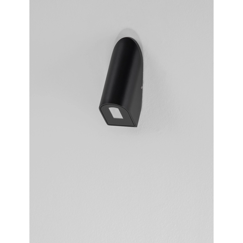 Schlanke Wandleuchte Soren schwarz Lyora 5212017481610