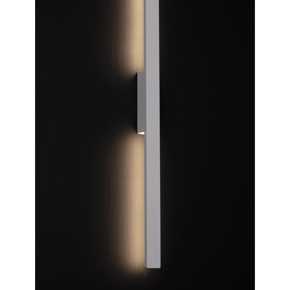 Schlanke Wandleuchte Aneth weiß 104cm Lyora 5212017447296