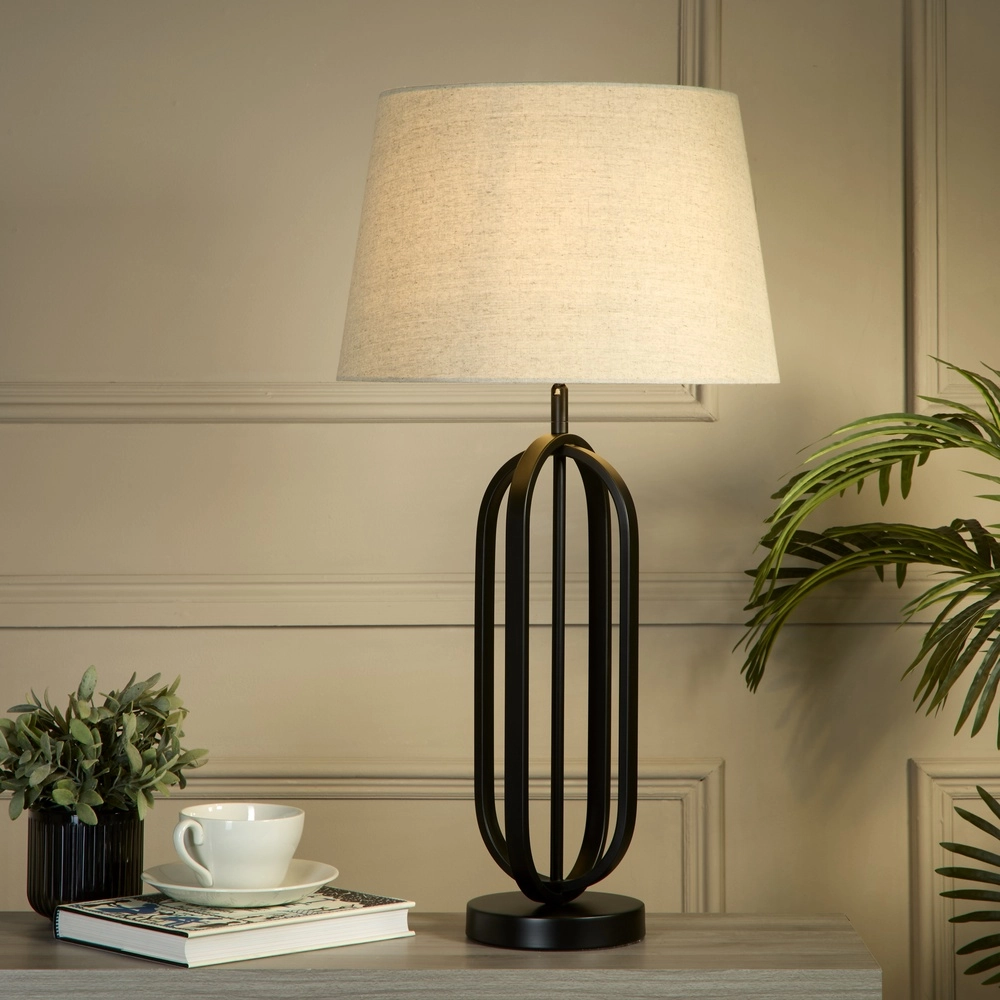 Tischlampe Chic schwarz mit Cremeton Searchlight 5053423305387