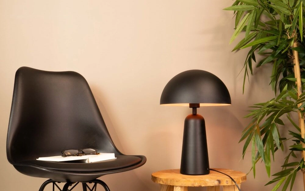 Schwarze Tischlampe Aranzola Eglo 9008606240012