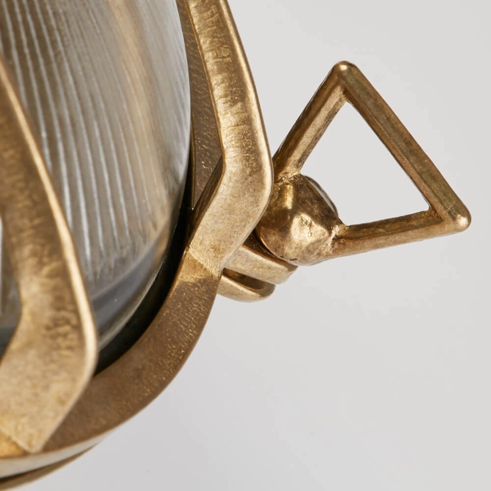 Klassische Wandleuchte Bulkhead Gold Searchlight 5053423247403