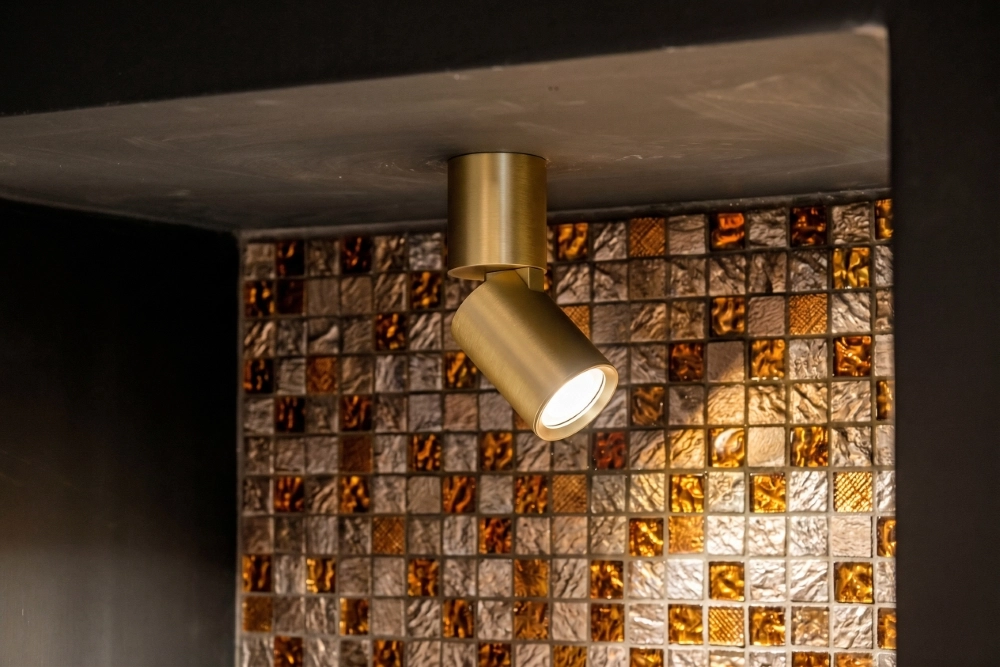 Mattgoldener Aufbau-Spot Parma richtbar Aluminium Ø 5,6cm