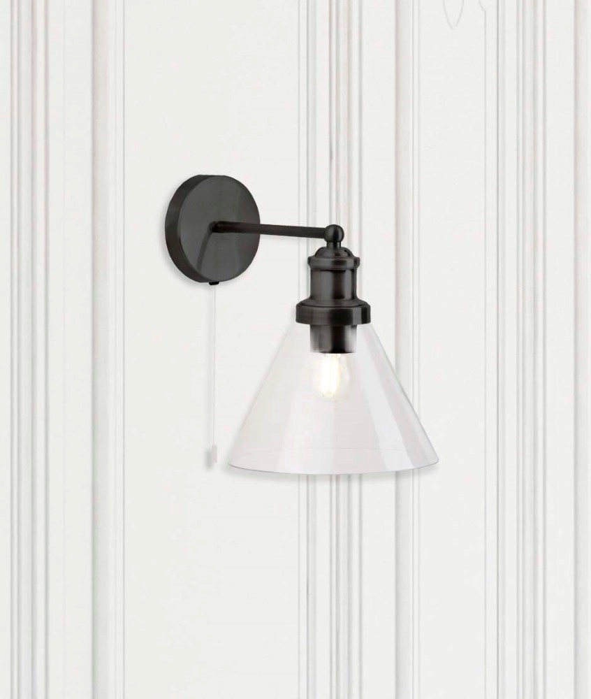 Schwarze Wandleuchte Pyramid Searchlight 5053423125701