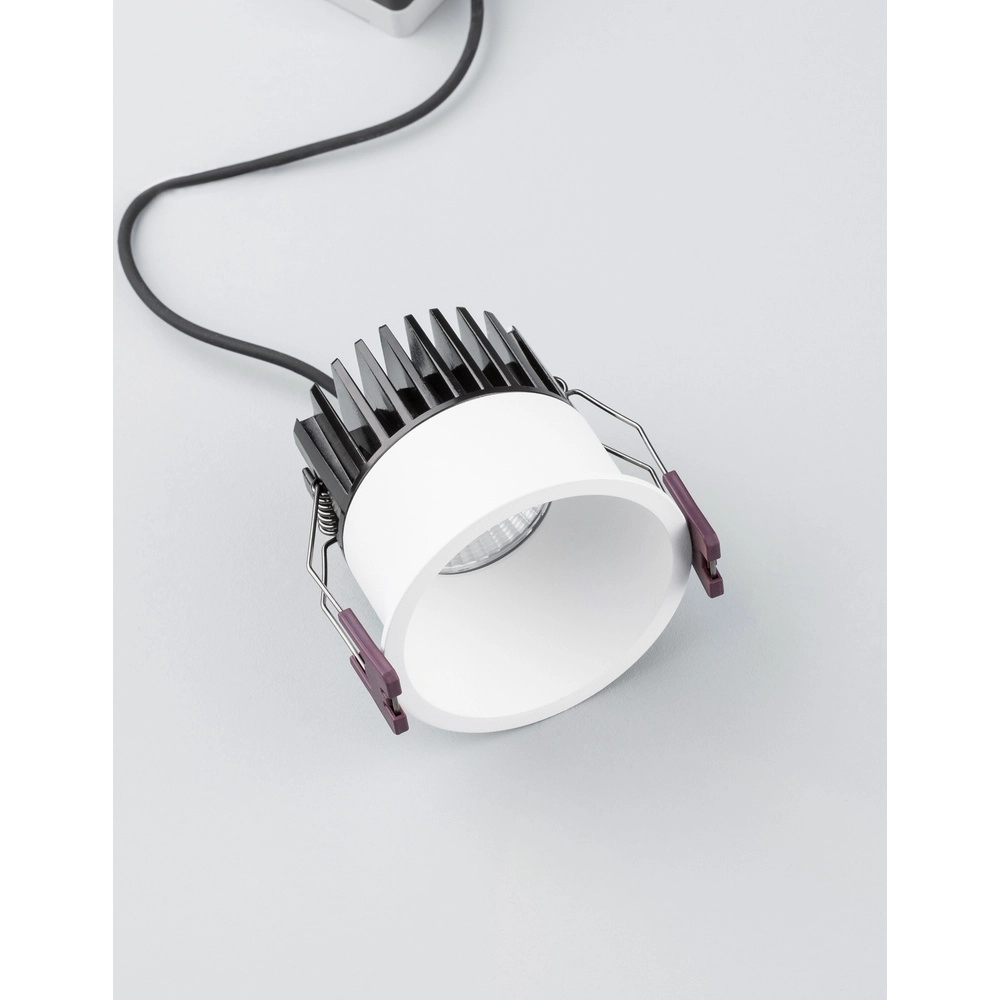 Weißer Einbaustrahler Blade Ø 7,8cm Lyora 5212017418555