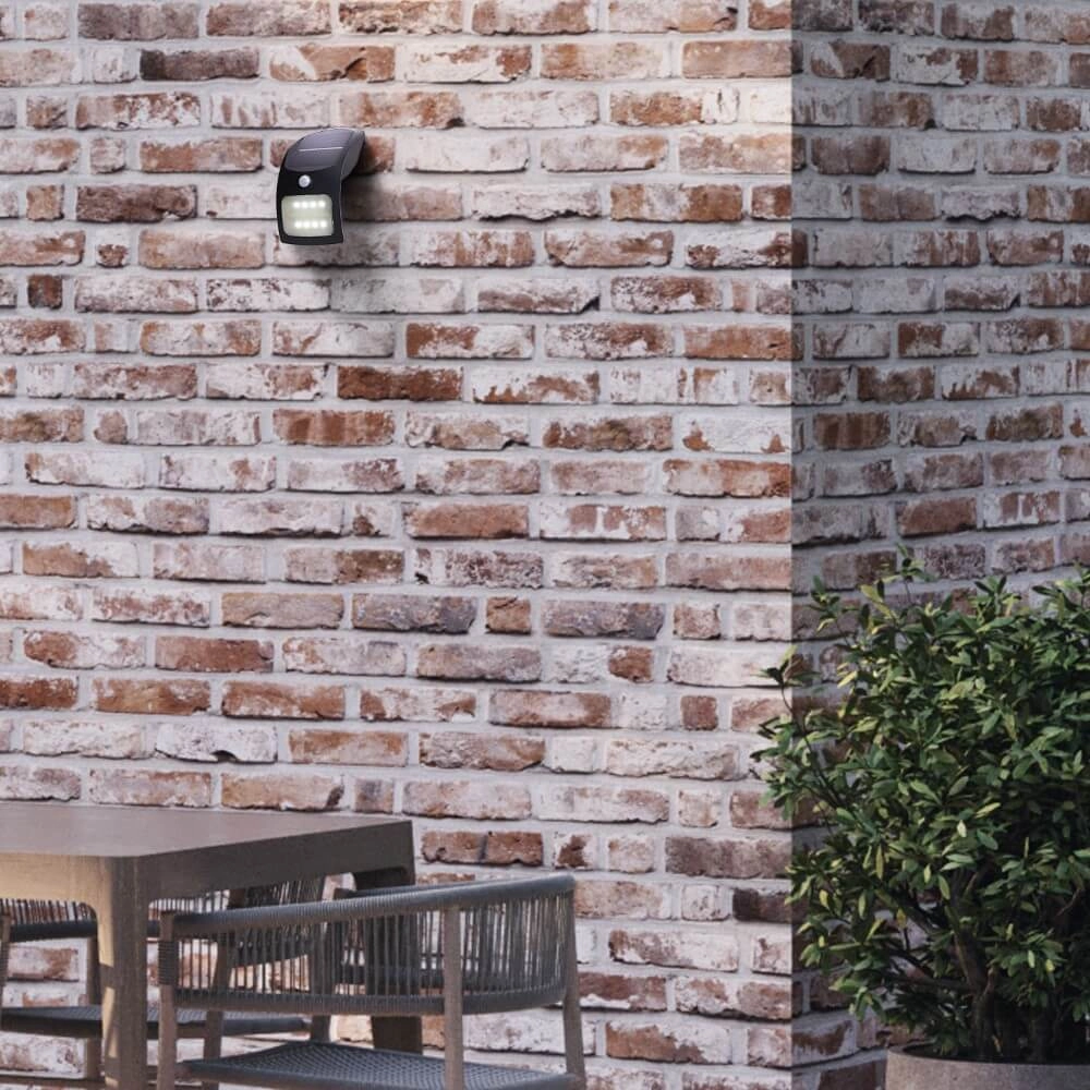 Schwarze Wandlampe Solar Design Searchlight 5053423241449