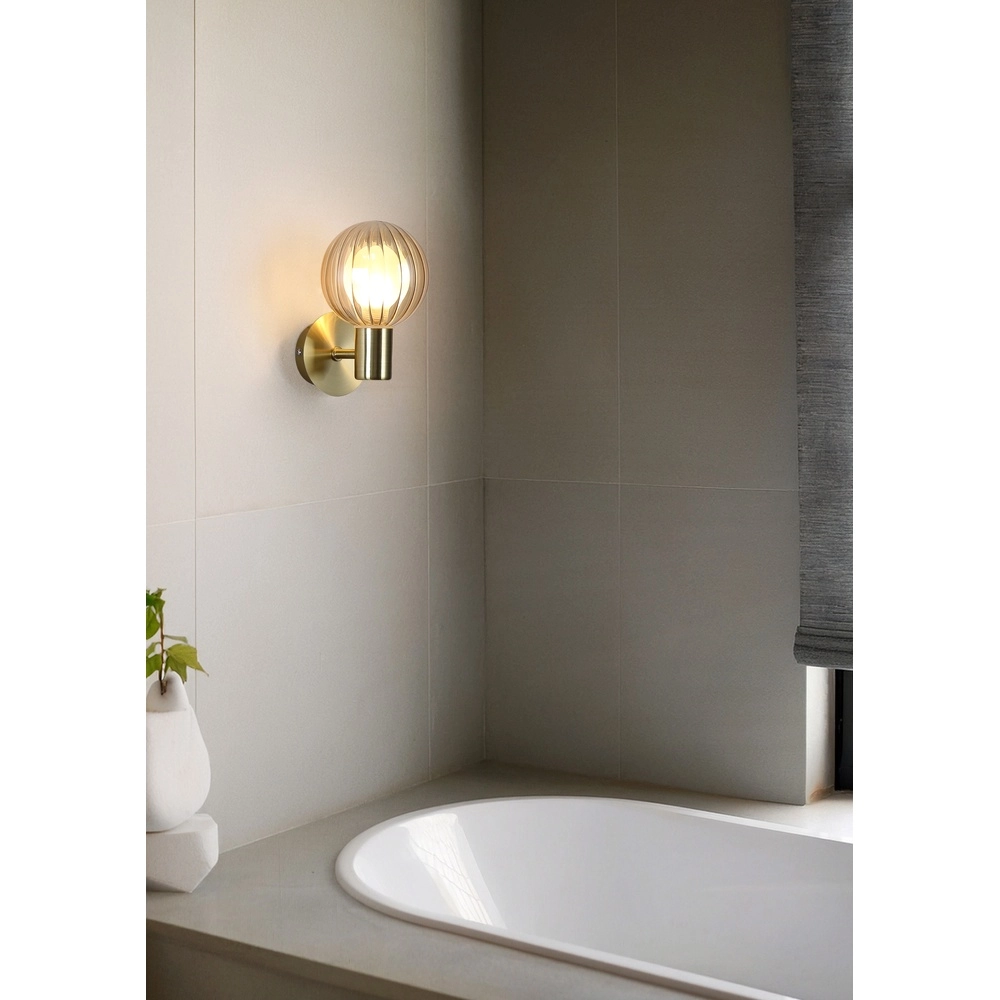 Wandleuchte Luminsphere Gold Einzelzimmer Searchlight 5053423297408
