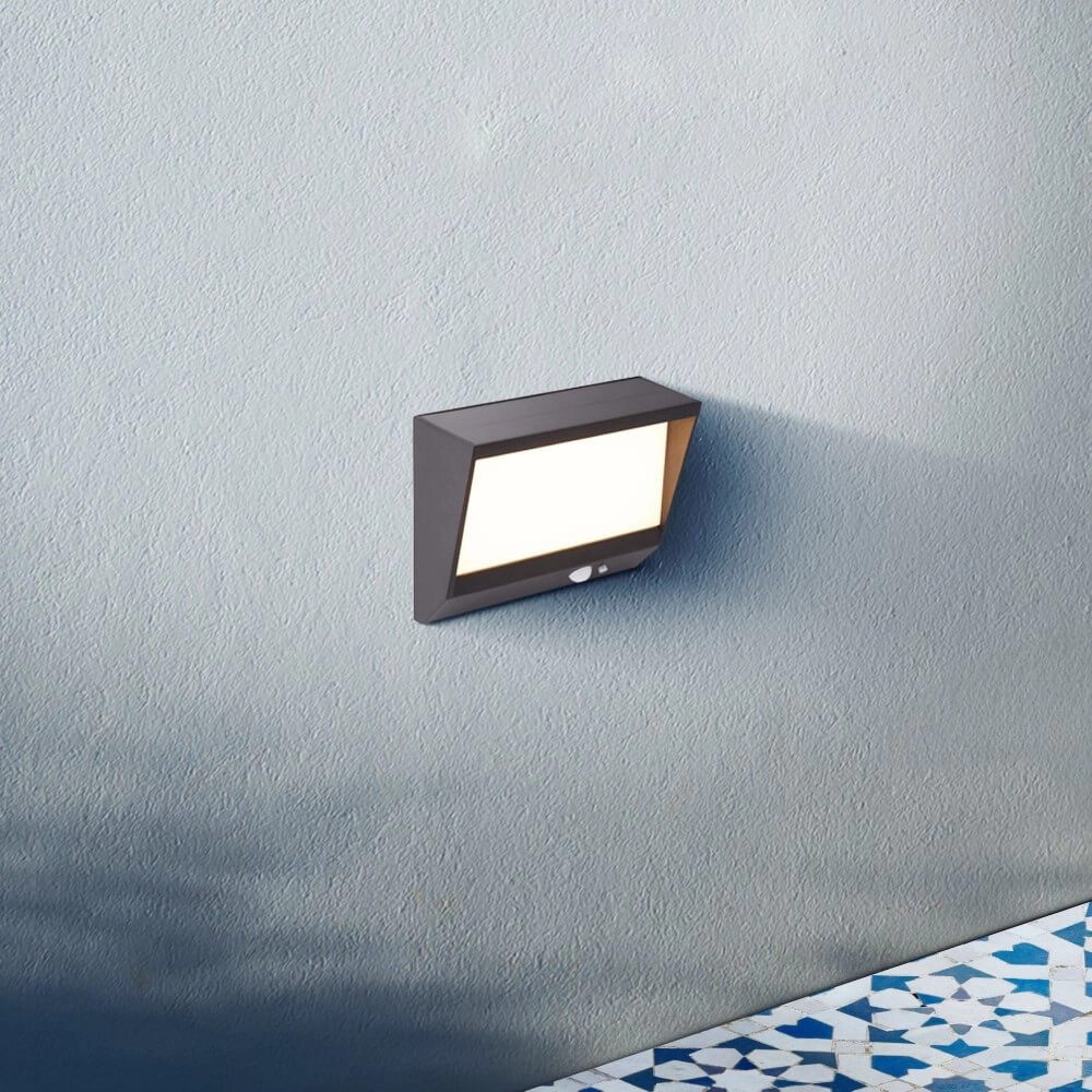 Wandlampe Solar schwarzes Design Searchlight 5053423241555