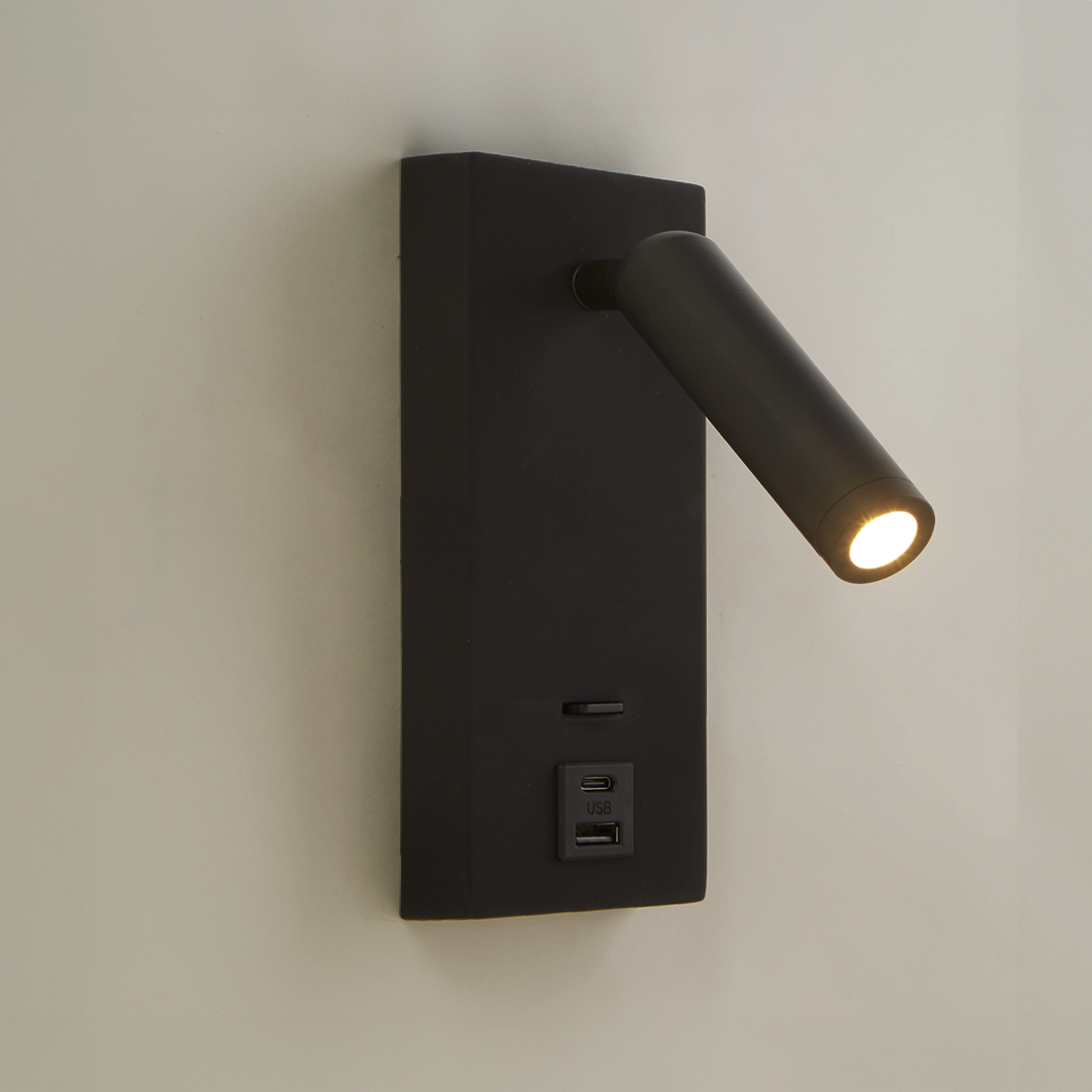 Schwarze Nachttischlampe Marlow mit USB