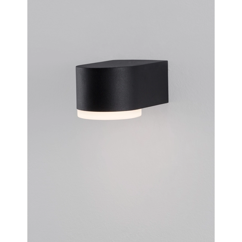 Schlanke Wandleuchte Nus schwarz einfach Lyora 5212017425942